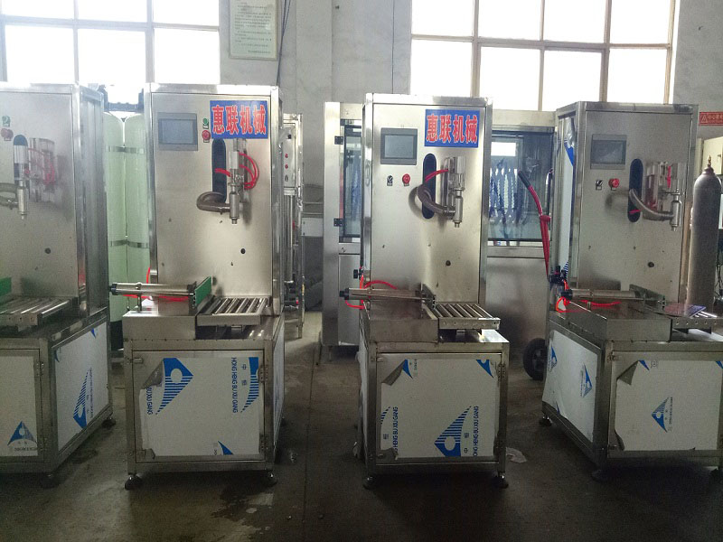 全自動(dòng)食用油灌裝機(jī)