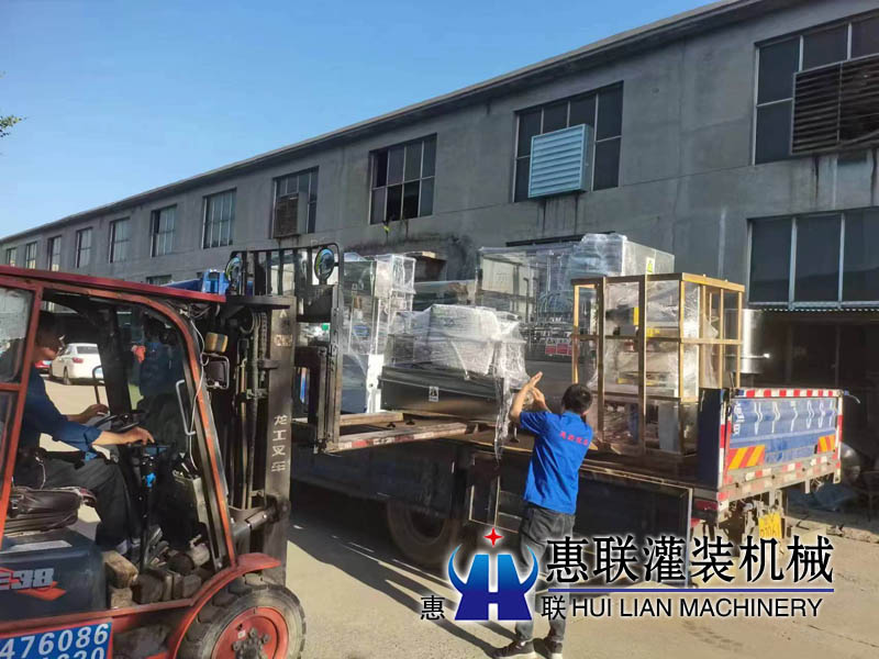 食用油灌裝機生產線發往沂南