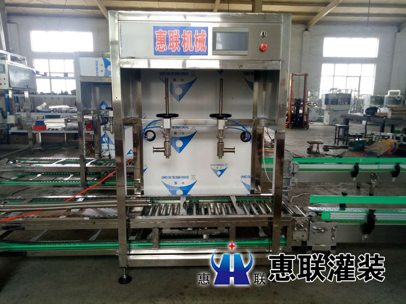 稱重式大容量消毒液灌裝機(jī)
